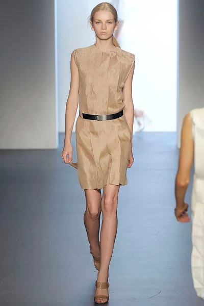 Look 24